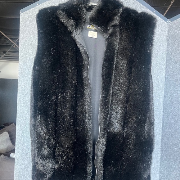 nice faux fur vest - Picture 1 of 3